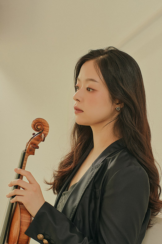 바이올린, 김다미(사진)